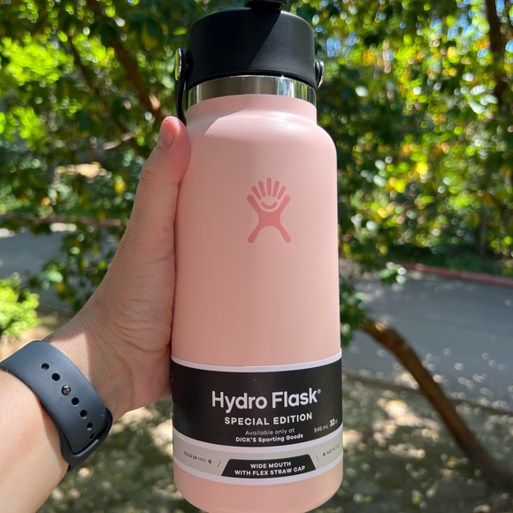Limited Edition Hydro Flask 32 oz Bottle in Dogwood Strawberry Milk light pink - Picture 7 of 10